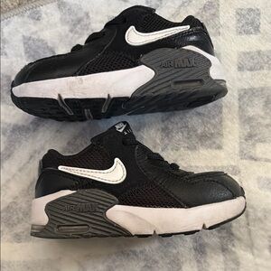 Nike AirMax Kids Black and White Sneakers